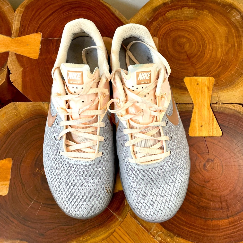 Nike Metcon 4 size 11 AV2252-001 gray pink